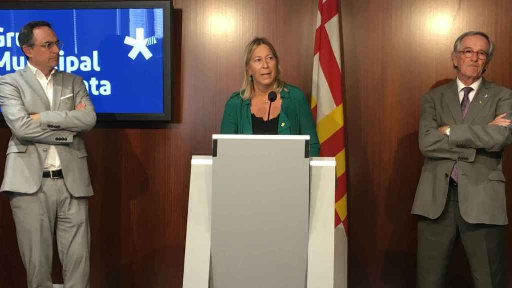 Neus Munté, entre Jaume Ciurana  y Xavier Trias, ha criticado duramente a Valls / MIKI