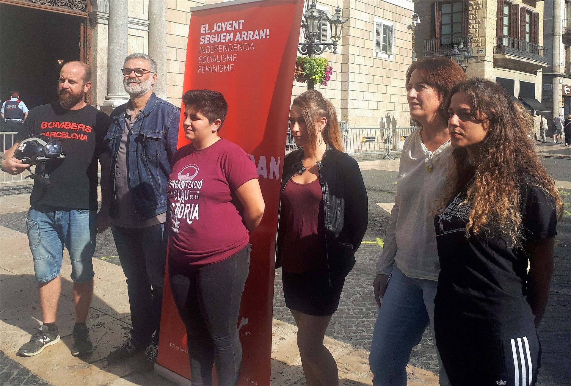 Representantes de Arran y de la CUP en Plaza Sant Jaume / EP