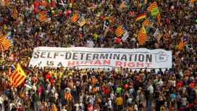 Miles de independentistas se manifiestan esta tarde en Barcelona en memoria del pasado 1-O / EFE