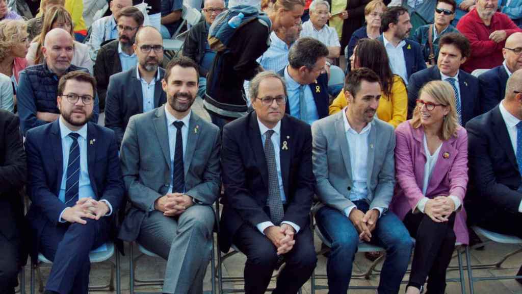 Quim Torra, en el centro de la imagen, ha apoyado las manifestaciones de los CDR / EFE