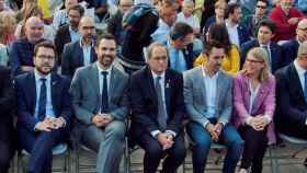 Quim Torra, en el centro de la imagen, ha apoyado las manifestaciones de los CDR / EFE