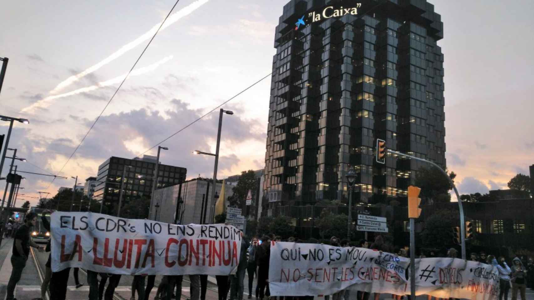 Corte del TRAM a la altura de Maria Cristina