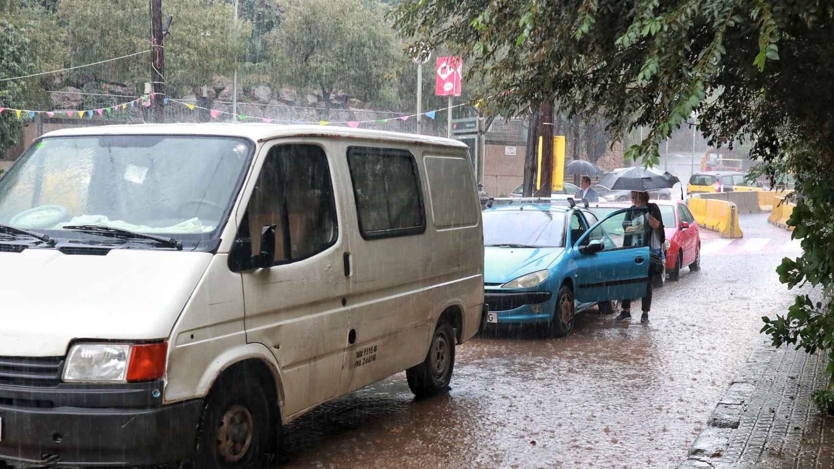 Imagen de archivo de una calle inundada en Barcelona a causa de las lluvias