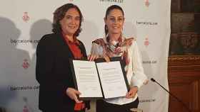 La alcaldesa de Barcelona Ada Colau y la jefa de Gobierno de Ciudad de México, Claudia Sheinbaum / EUROPA PRESS