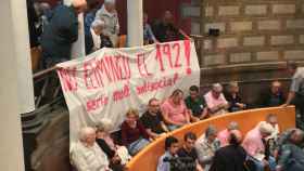 Los vecinos del Clot han expuesto su reclamación con una pancarta / CR