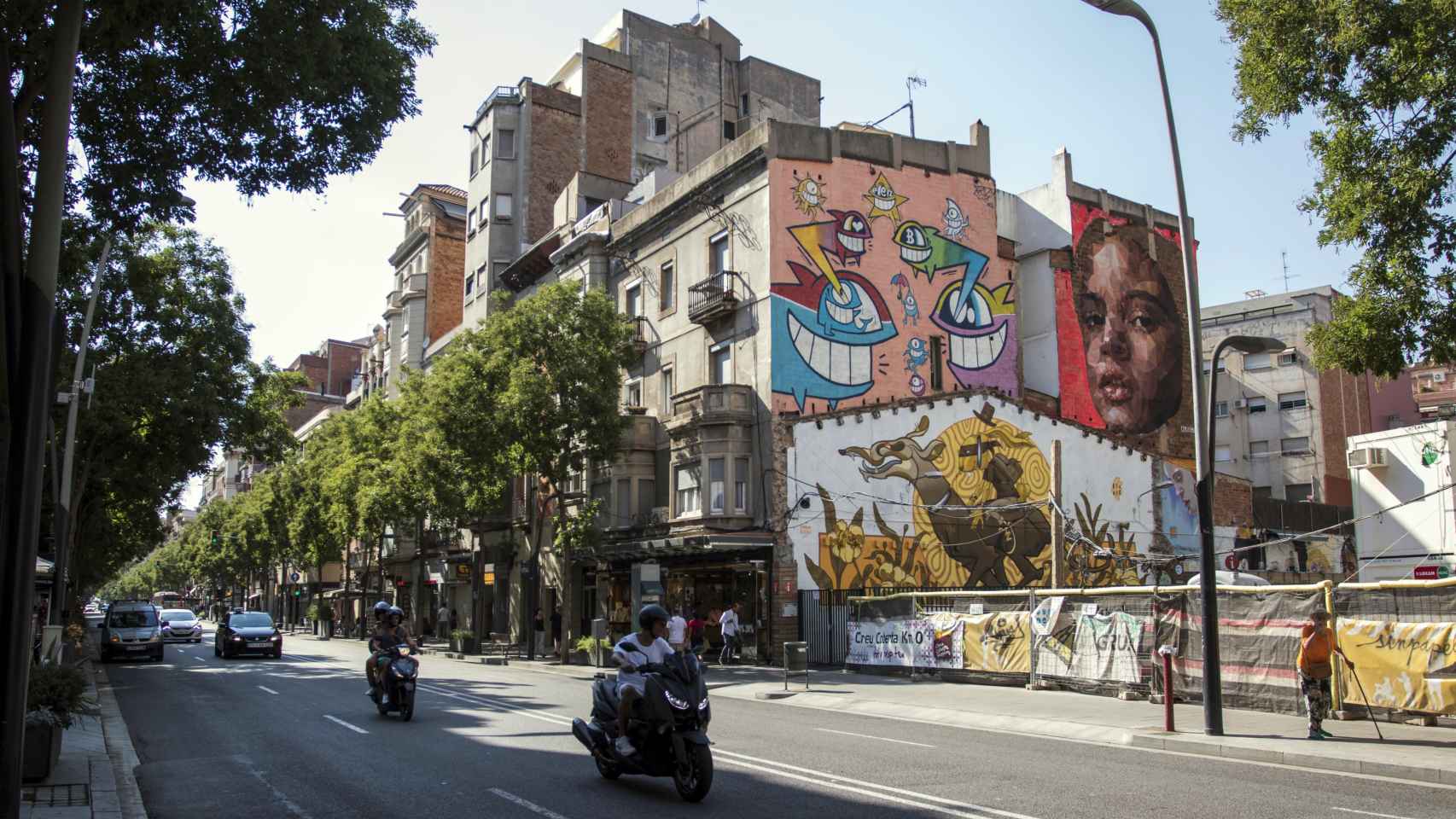 Calle de la Creu Coberta / HUGO FERNÁNDEZ