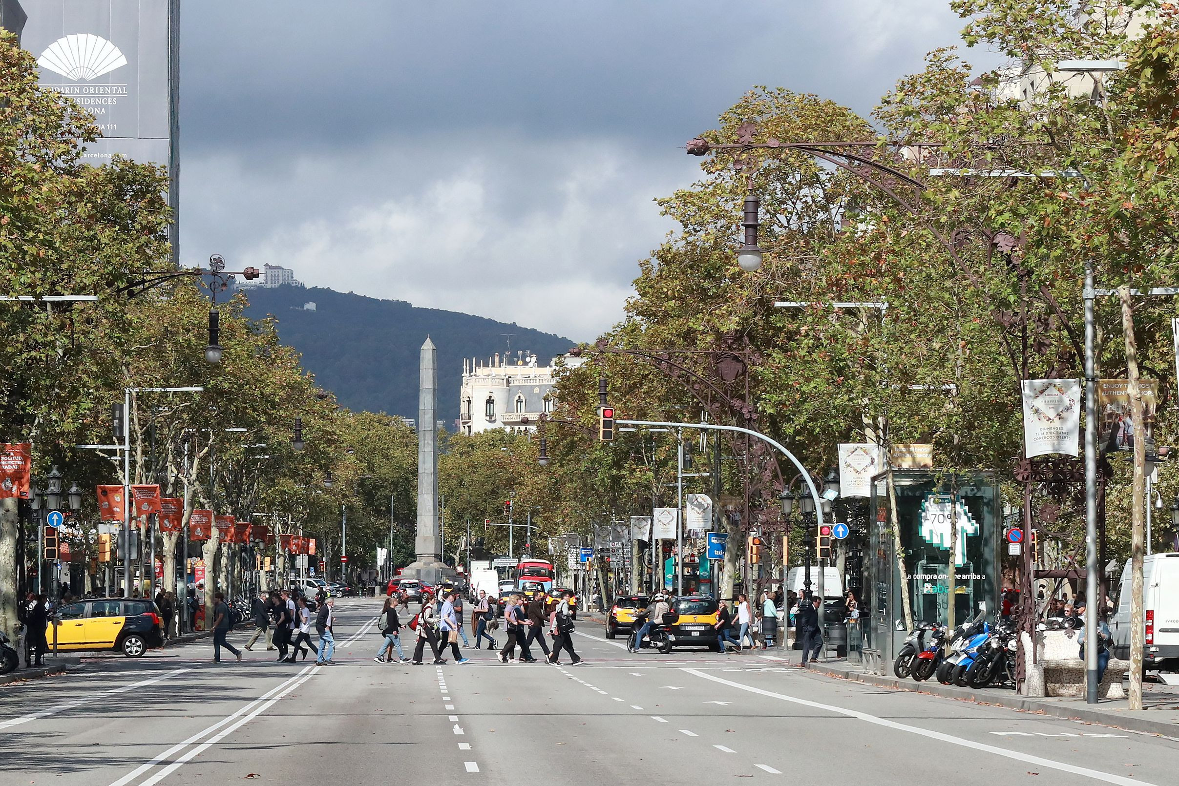 El paseo de Gràcia, una de las grandes avenidas de Barcelona / HUGO FERNÁNDEZ