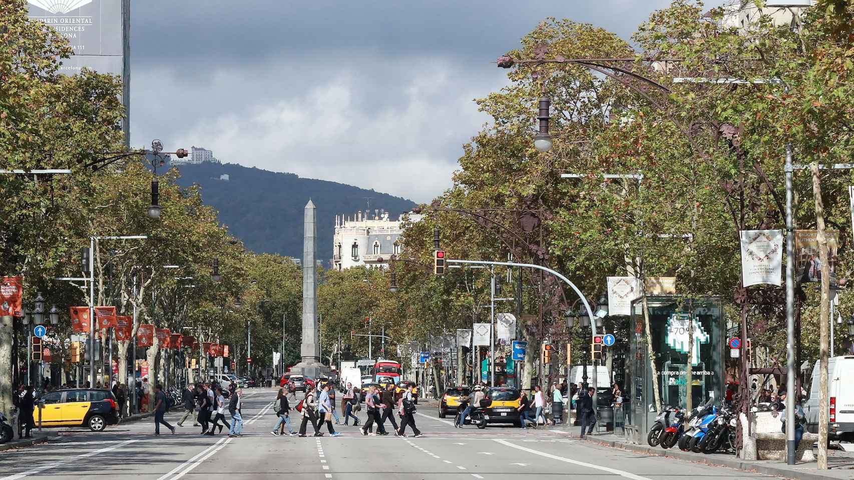 El paseo de Gràcia, una de las grandes avenidas de Barcelona / HUGO FERNÁNDEZ