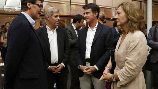 Salvador Illa, Alberto Fernández Díaz, Manuel Valls y Carina Mejías en la inauguración de la nueva sede de la agencia EFE / EFE