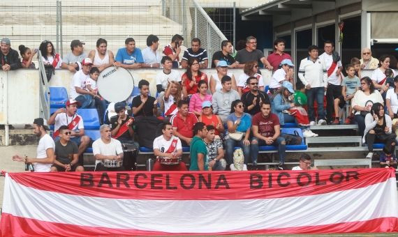 La hinchada peruana, la más ruidosa del torneo Consular