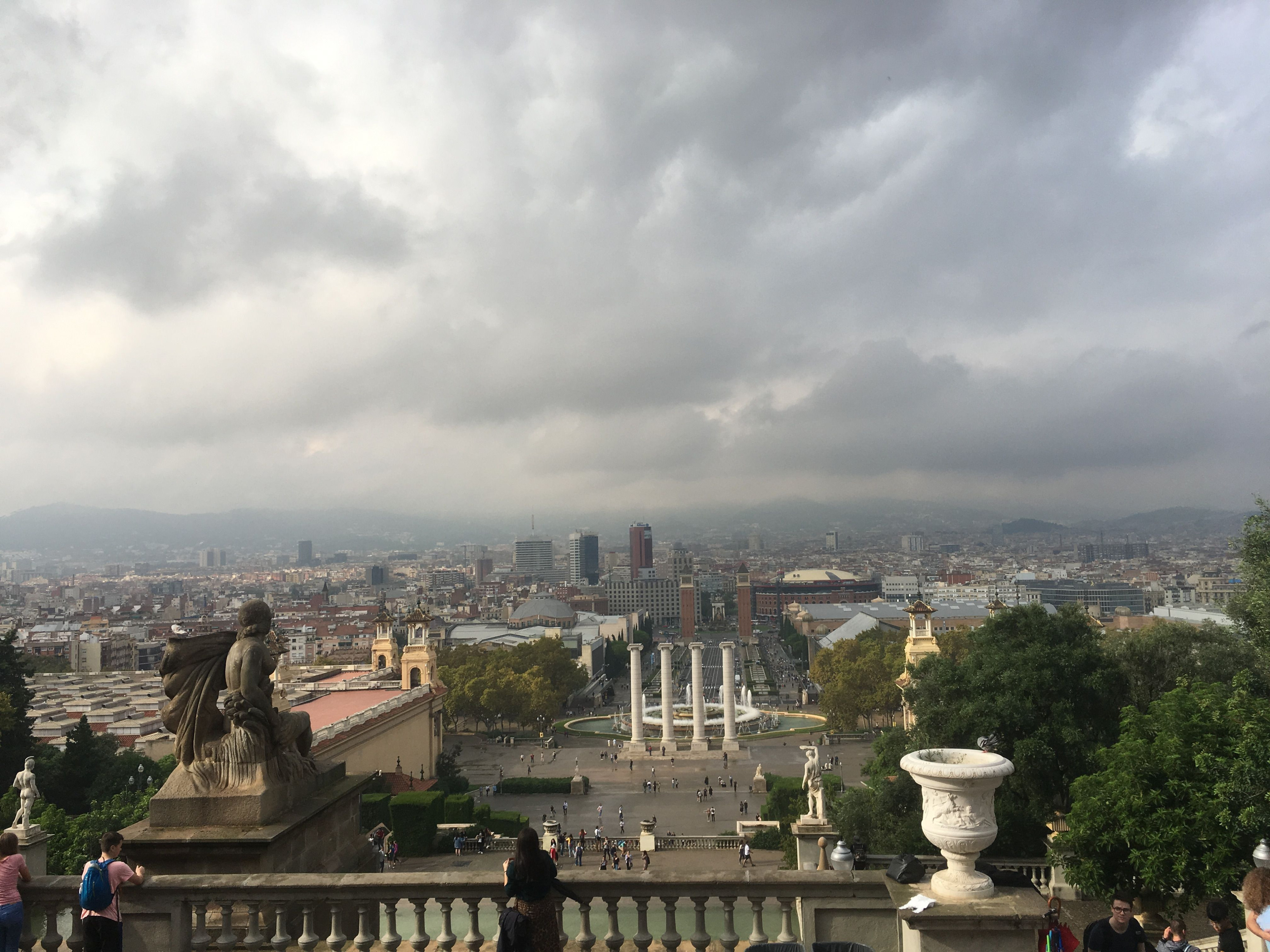 Vista de Barcelona desde el MNAC con Fira Montjuïc / PAULA BALDRICH