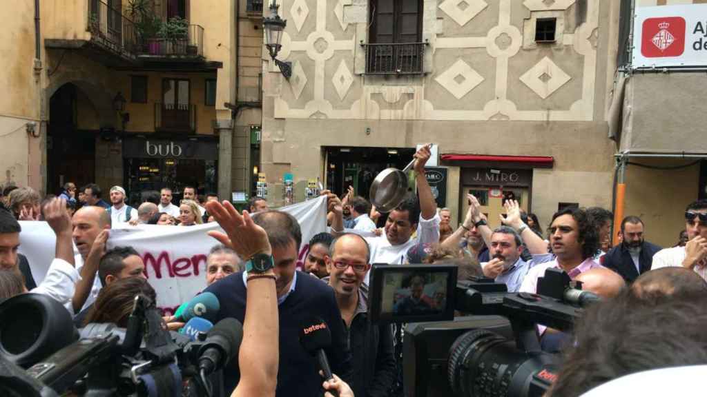 Roger Pallarols ha sido aplaudido y jaleado tras hablar con los medios de comunicación / MIKI