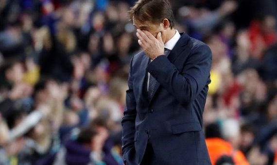 Julen Lopetegui, desolado en el Camp Nou / EFE