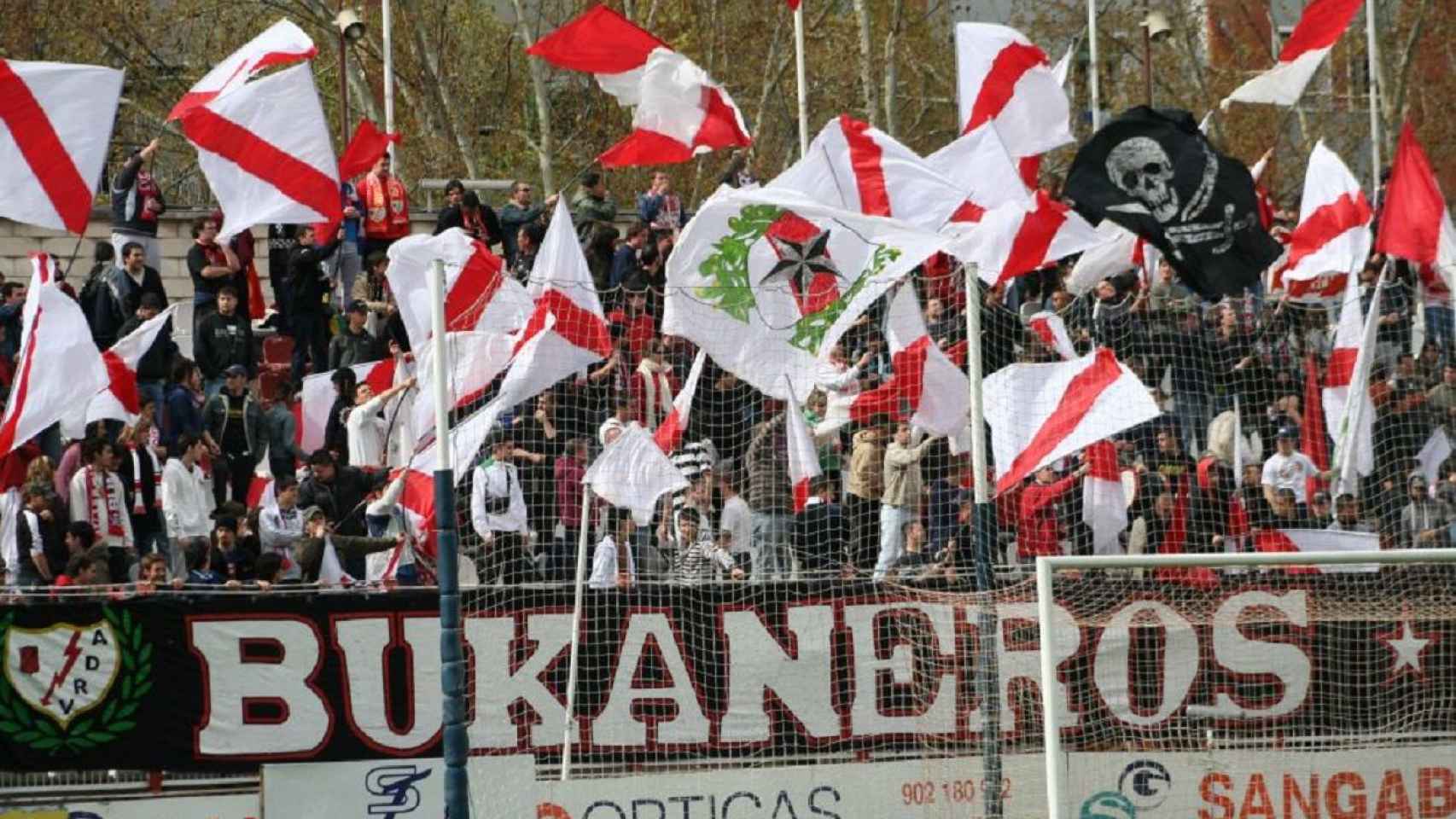 Los 'Boixos Nois' se han enfrentado con los seguidores del Rayo / Agencias