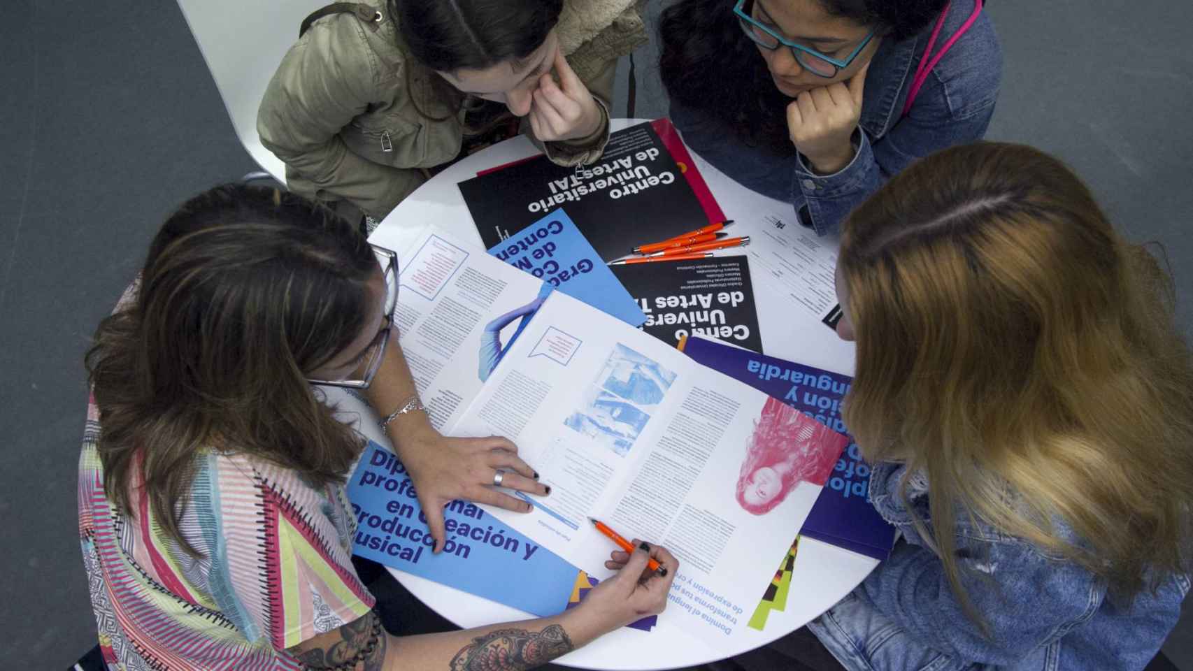 Estudiantes mexicanas en una edición anterior de la feria Estudiar en España