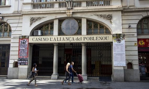 Casino L'Aliança del Poblenou / HUGO FERNÁNDEZ