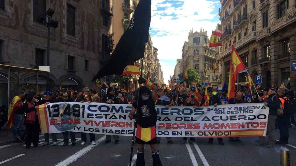 Manifestación de Jusapol en Vía Laietana / Twitter: Rebeca Carranco