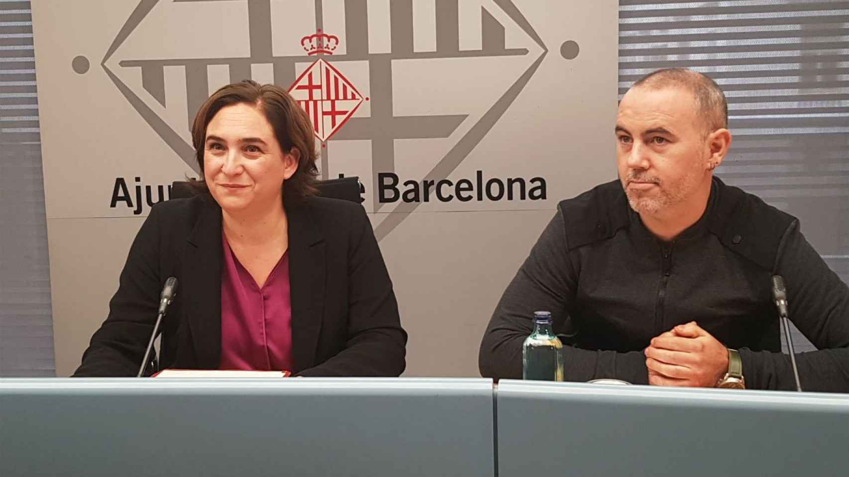 Ada Colau y su equipo no cumplen a rajatabla con su propia idea de la transparencia / EP