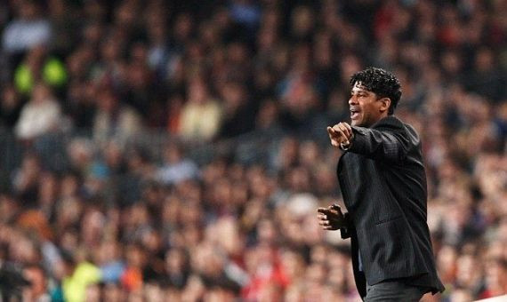 Frank Rijkaard en su etapa como entrenador del Barça