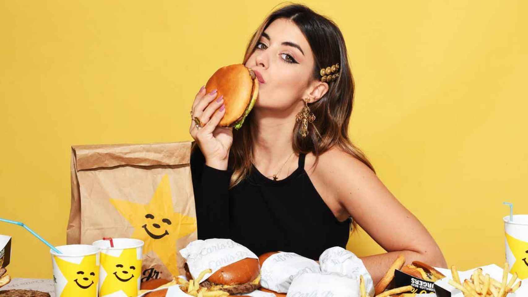 La influencer española más seguida de Instagram, Dulceida y la hamburguesa de Carl's Jr.