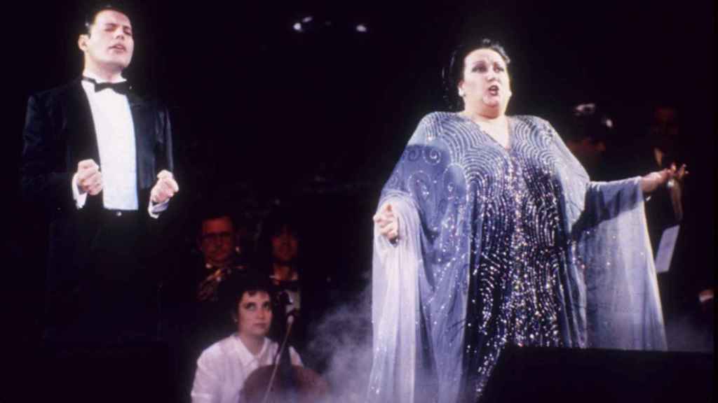 Montserrat Caballé junto a Freddy Mercury