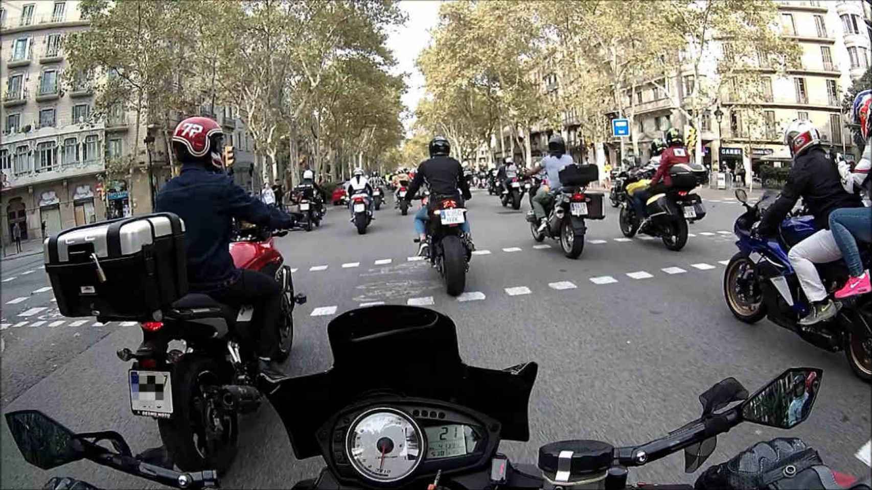 Marcha motera por las calles de Barcelona