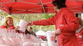 Aigües lleva a cabo campañas de concienciación sobre las toallitas húmedas