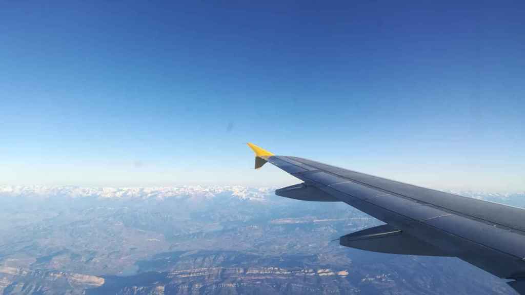 Alza el vuelo y viaja en avión / PAULA BALDRICH