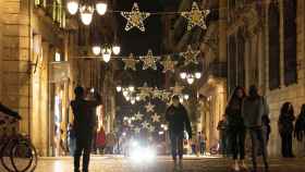 Las luces de Navidad se encienden en Barcelona / EFE