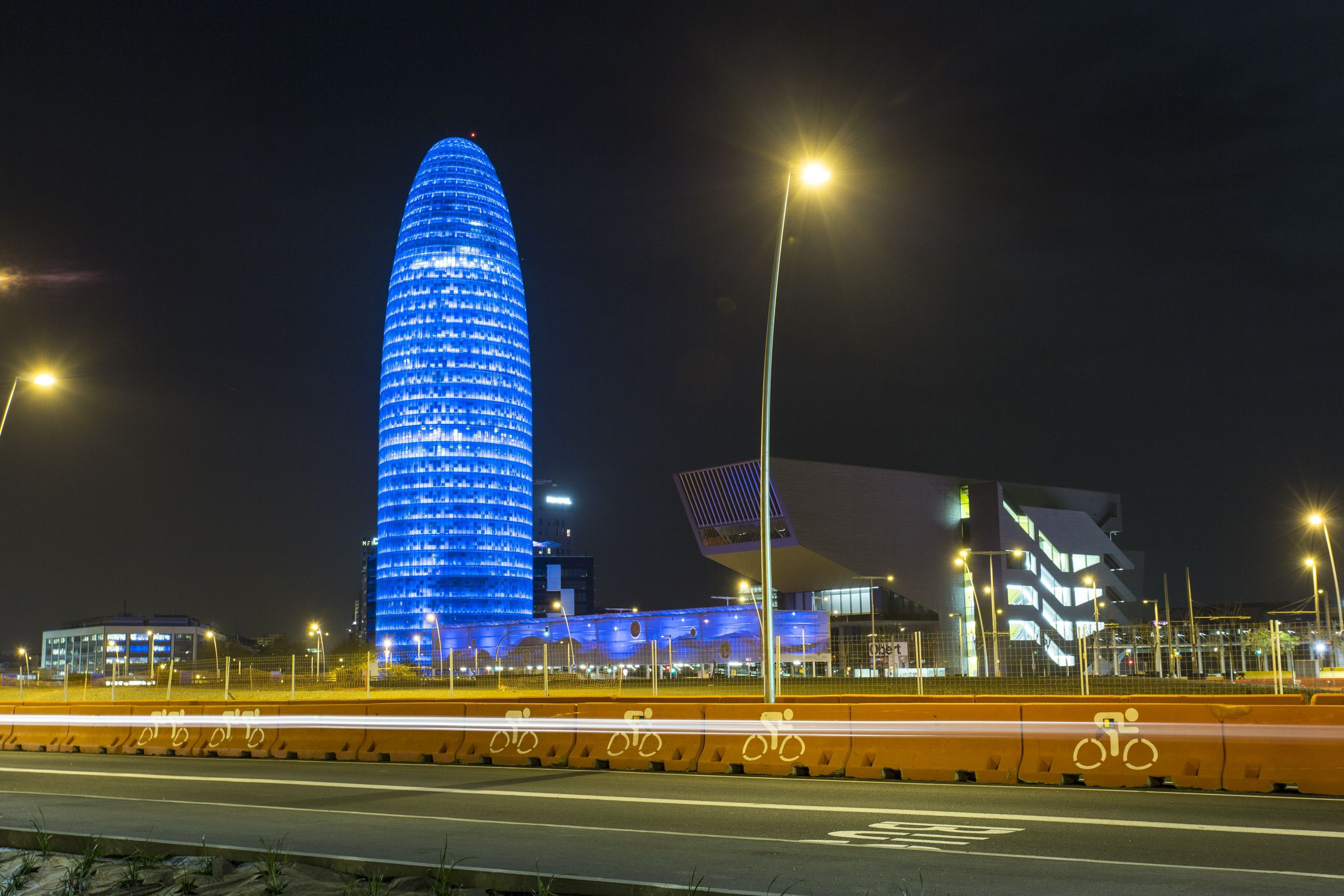 Torre Agbar, que tenía que albergar la sede de la EMA