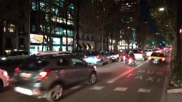 La Diagonal no tendrá luces de Navidad este año / JORDI SUBIRANA