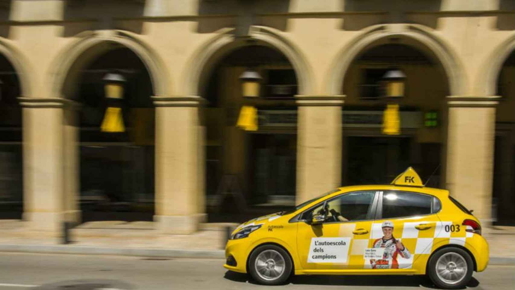 Los alumnos de las autoescuelas no podrán examinarse durante unos días / @RACCautoescuela