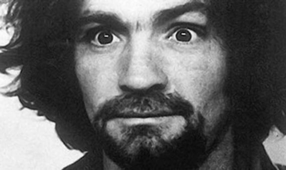 asesinos seriales charles manson portada