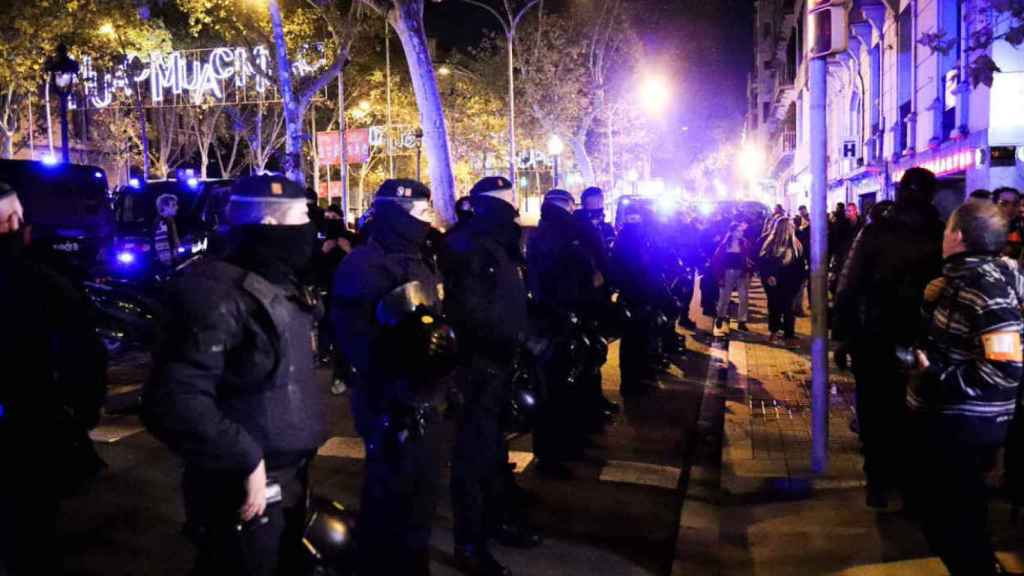 Los Mossos han desplegado un fuerte dispositivo / @sensesostrebcn