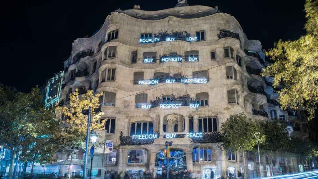 Iluminación La Pedrera en Navidad