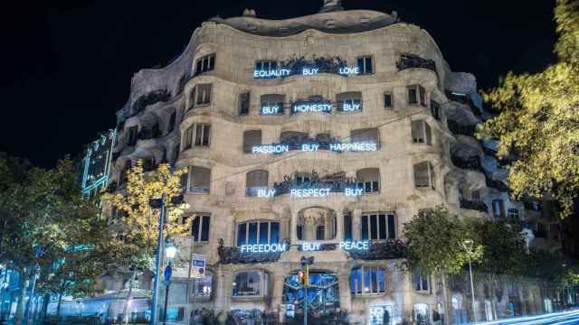 Iluminación La Pedrera en Navidad