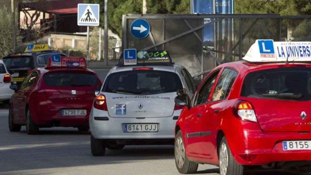 Las autoescuelas de Barcelona no van a poder examinar hasta el 2019 / Archivo