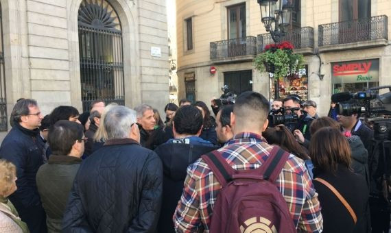 Alberto Fernandez, rodeado de prensa y ciudadanos / MIKI