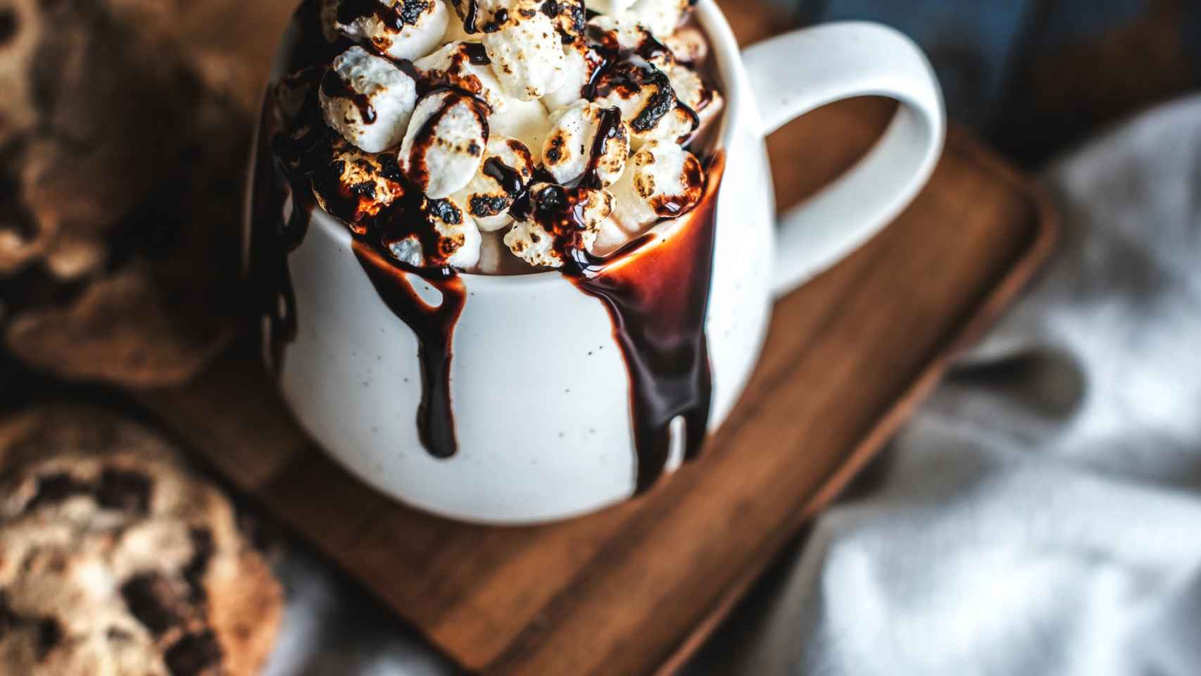 Una taza de chocolate caliente en una de las chocolaterías de Barcelona