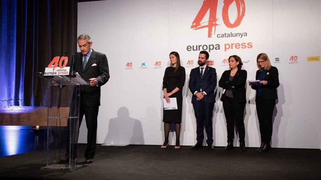 El presidente ejecutivo de Europa Press, junto a algunas de la autoridades presentes / EP, David Zorrakino