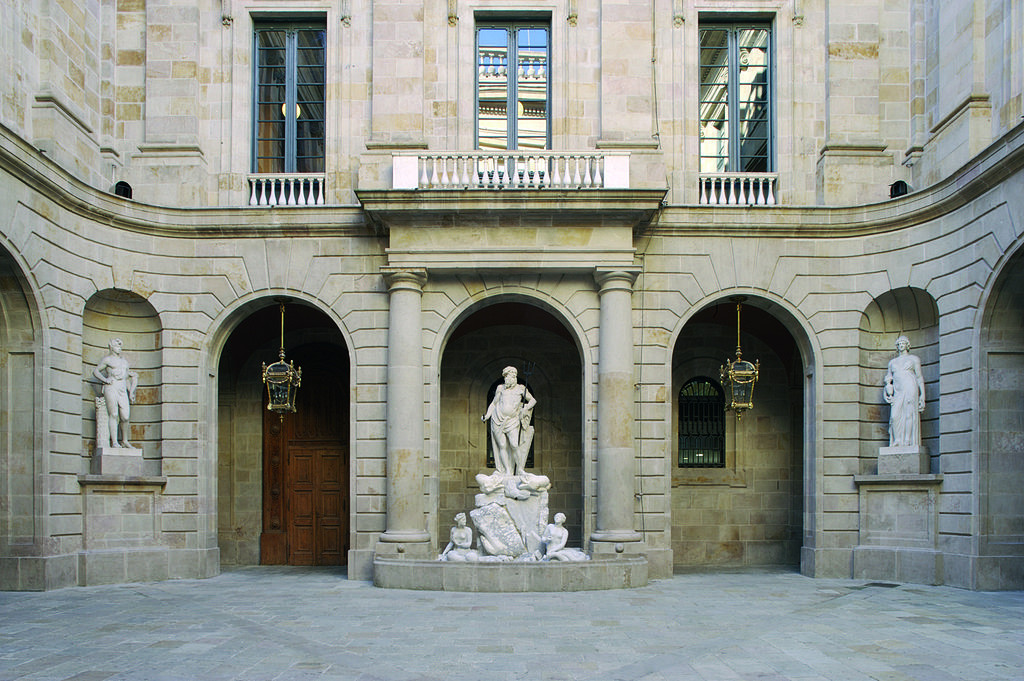 Patio de la Casa Llotja de Mar / CAMBRA DE BARCELONA