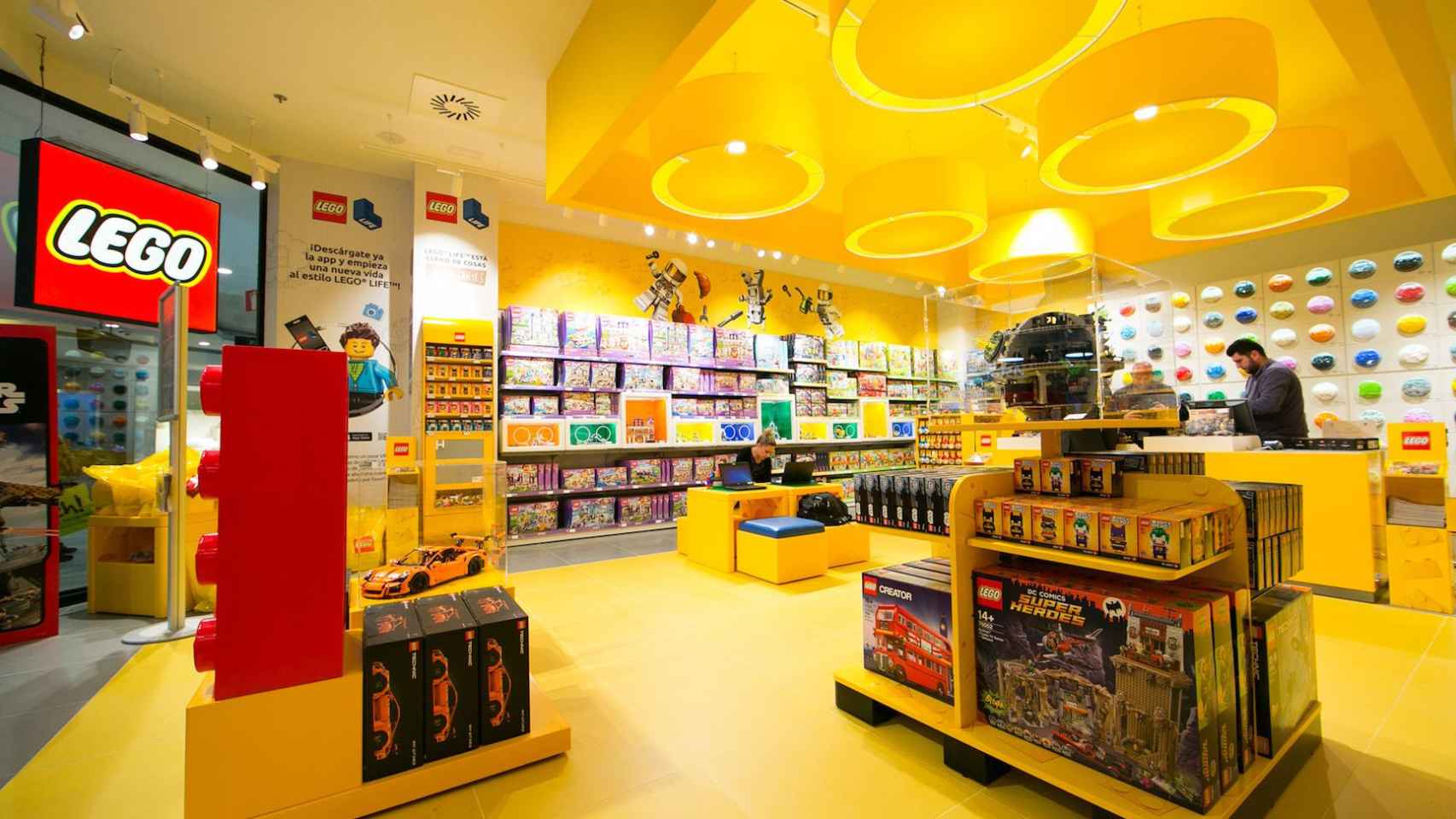 Lego amplia su imperio en Barcelona / LEGO CERTIFIED STORE