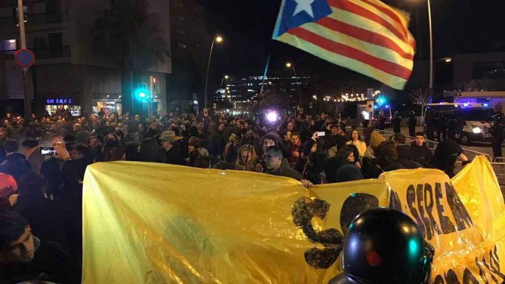 Apenas unas decenas de manifestantes no han conseguido cortar la Diagonal / EP