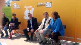 Gemma Sendra, junto a Alfred Bosch y Juanjo Puigcorbé en un acto de campaña en 2015.