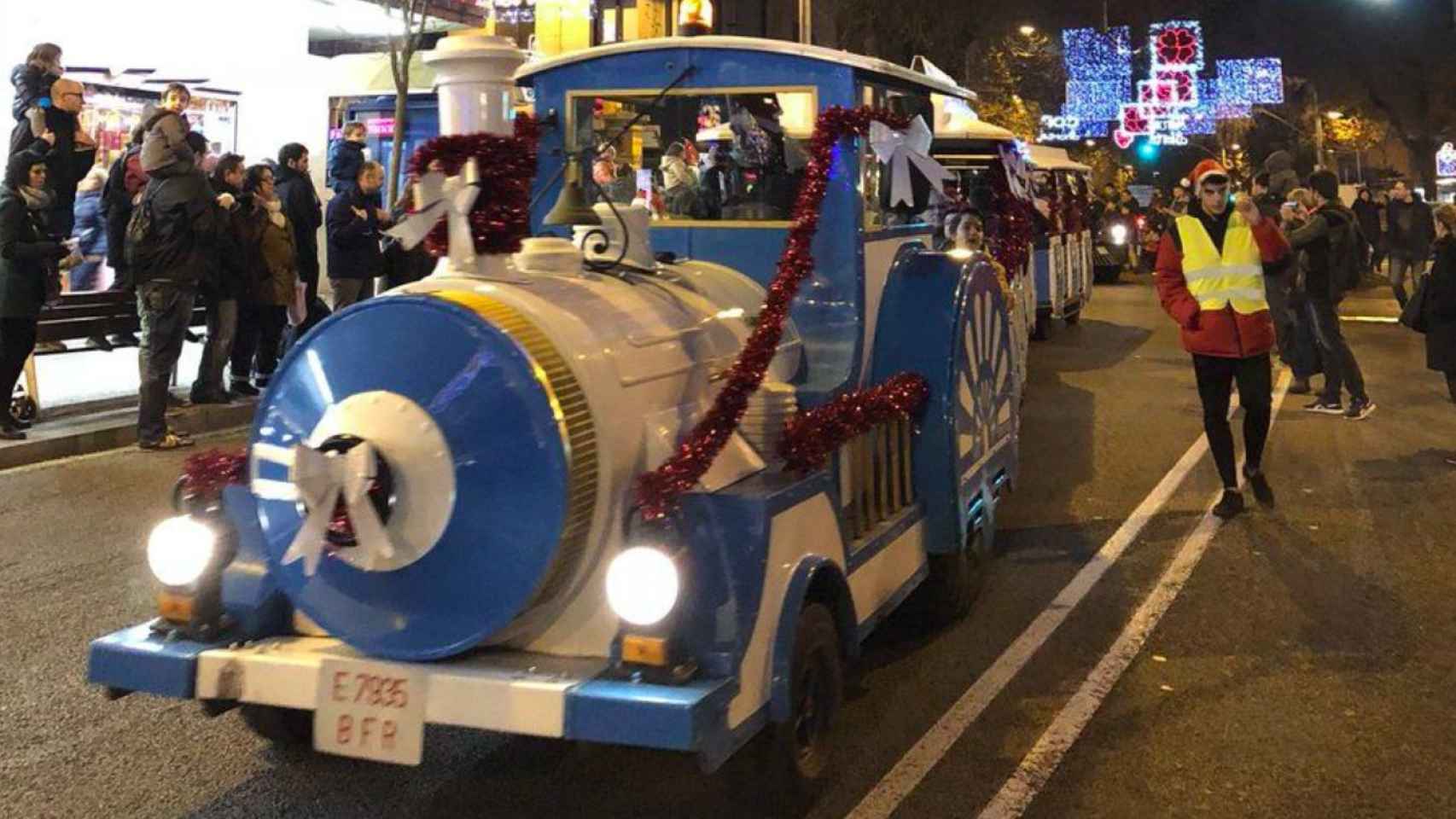 La cabalgata de Papá Noel llenará de ilusión las calles del Carmel y Horta / @paugv87/TWITTER