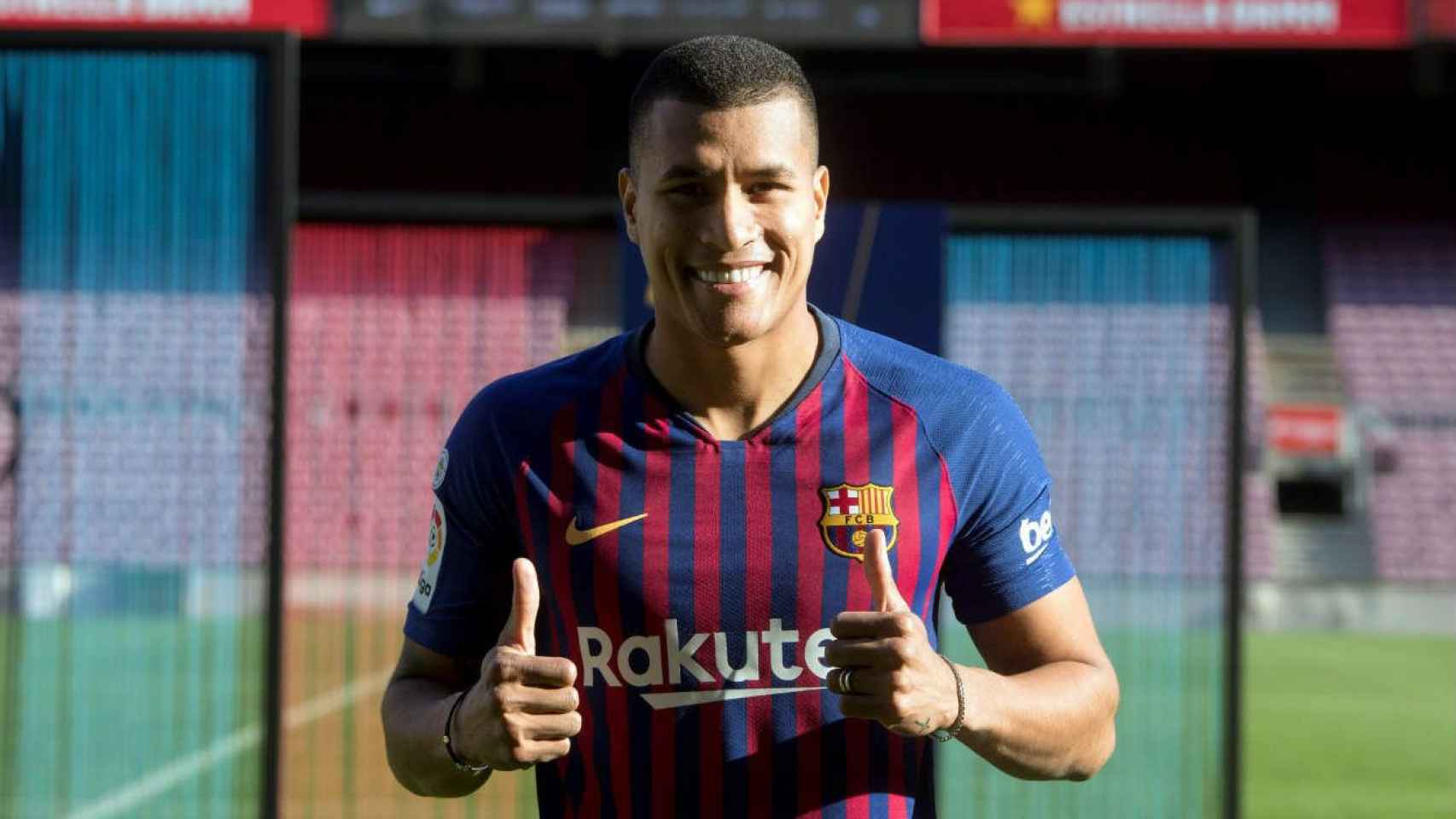 Jeison Murillo ya luce la camiseta del Barça / EFE