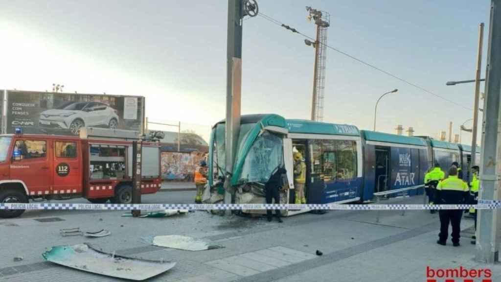 El tranvía tras la colisión en la estación de Sant Adrià / EUROPA PRESS