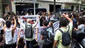 Protesta de los CDR ante la sede del PDeCAT en la calle Provença / EFE / QUIQUE GARCÍA