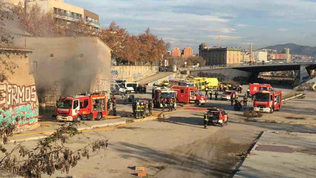 El edificio de la Torre del Fang, que ha sufrido un incendio provocado por los okupas que estaban en su interior / HUGO FERNÁNDEZ