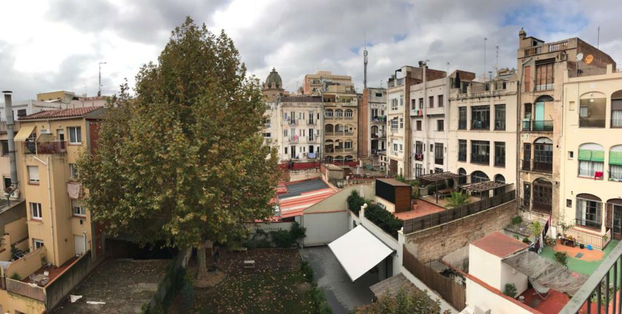 La isla de edificios en Gràcia donde el Ayuntamiento pretendía edificar / MA